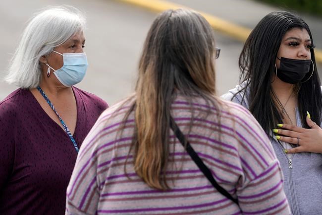 2 men found with injuries after mall shooting near Seattle | iNFOnews.ca CP1967723263