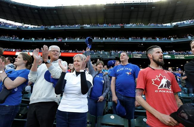 Blue Jays use trio of home runs to knock off Mariners 4-2 | iNFOnews.ca CP687584809