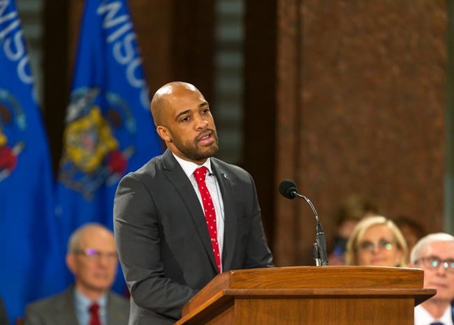 Democratic Wisconsin governor takes office, urges compromise | iNFOnews.ca Democratic Wisconsin governor takes office, urges compromise | iNFOnews.ca
