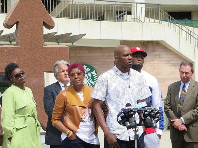 Milwaukee council OKs $2.3M for family of man killed by cop | iNFOnews.ca CP1719270636