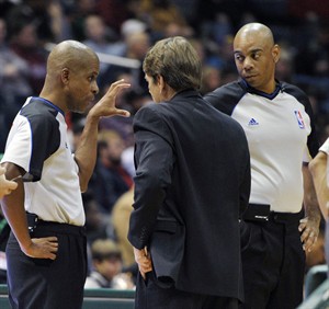 Bucks-Raptors preseason game cancelled because of condition of the floor | iNFOnews.ca CP25662913