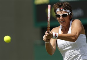 Simona Halep, Sabine Lisicki reach Wimbledon quarterfinals in contrasting fashion | iNFOnews.ca CP28975252