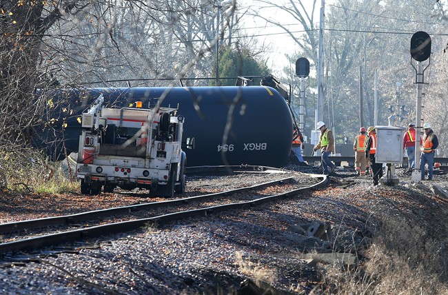 Crews work to clear tracks after 2 train derailments, oil and chemical spills in Wisconsin | iNFOnews.ca CP35263119