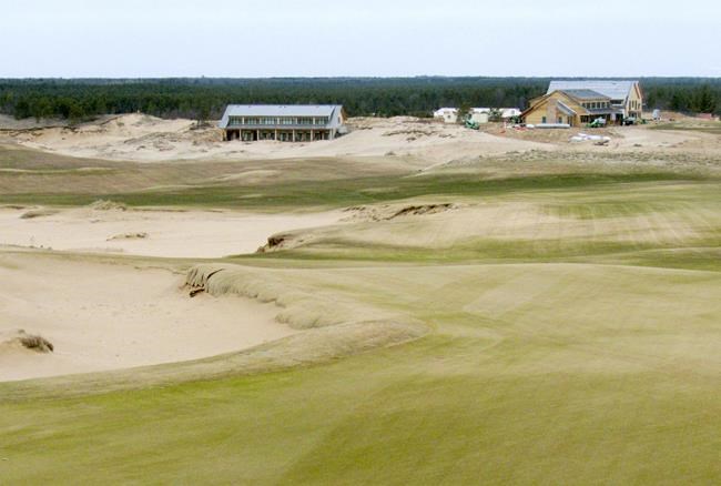 $4M for tiny Wisconsin airport near golf course | iNFOnews.ca CP1860228431