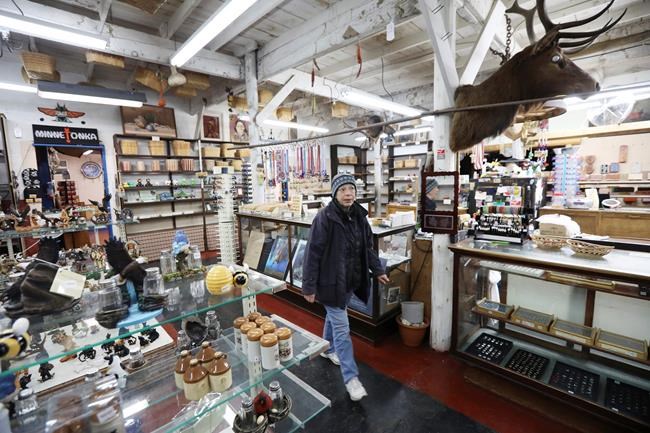 Virus outbreak threatens old-school business in Dells | iNFOnews.ca CP1142401810