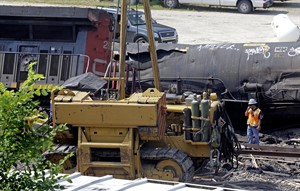 Wisconsin train crash, derailment injures 2 people, spills fuel, leads to home evacuations | iNFOnews.ca CP29208526