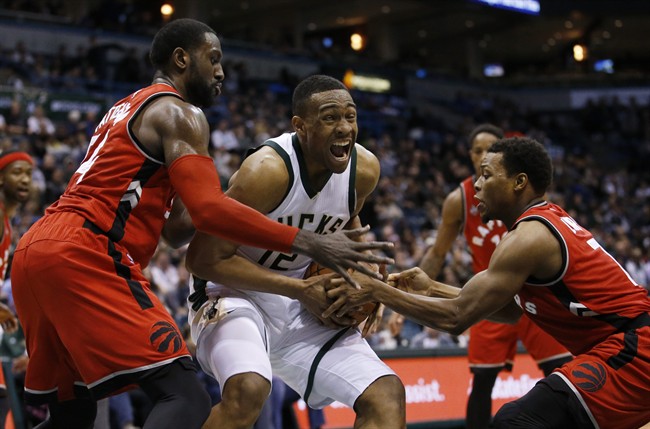 DeRozan scores 22, Ross 21 to lead Raptors past Bucks 111-90 | iNFOnews.ca CP35812740