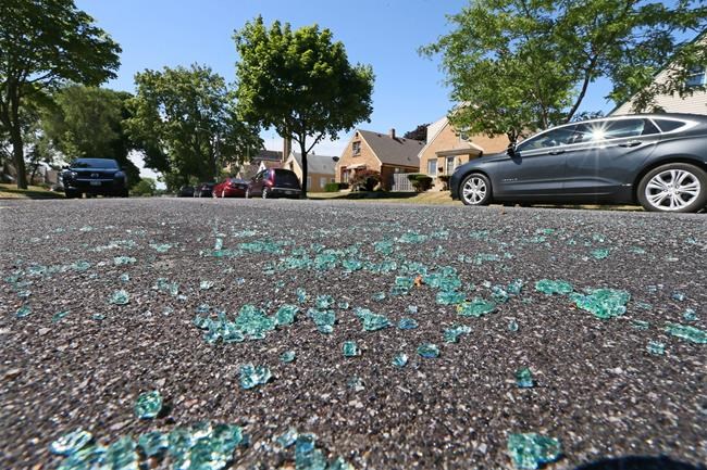 Police: Suspect wounds Milwaukee officer then kills himself | iNFOnews.ca