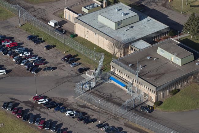 Juvenile inmates reached prison roof, threw items at guards | iNFOnews.ca CP291135597