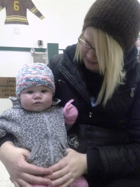 Crash victim who crawled up snowbank to save daughter loses feet to frostbite | iNFOnews.ca
