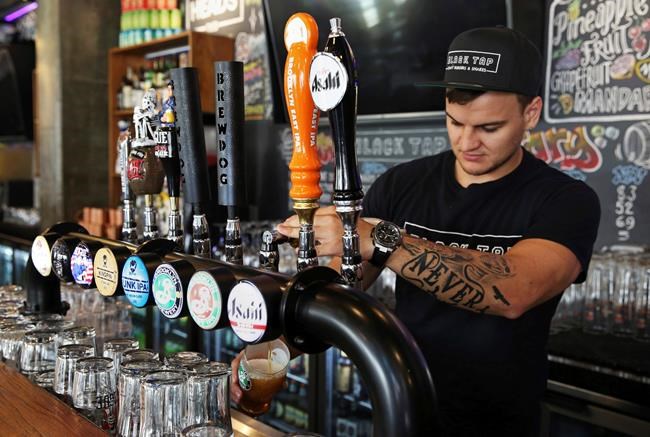 Craft beers trickle into Dubai, shaking up a cocktail scene | iNFOnews.ca CP856825895