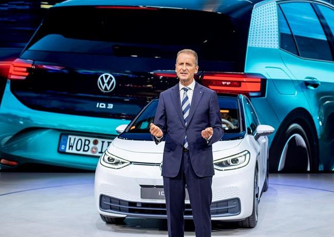 Volkswagen CEO Herbert Diess giving up managing VW brand | iNFOnews.ca CP982491688