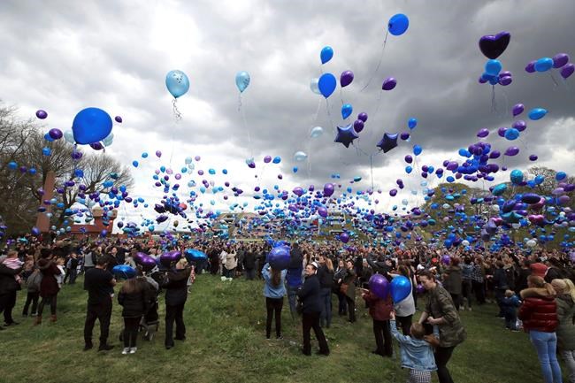 Boy whose parents fought to keep life support mourned in UK | iNFOnews.ca