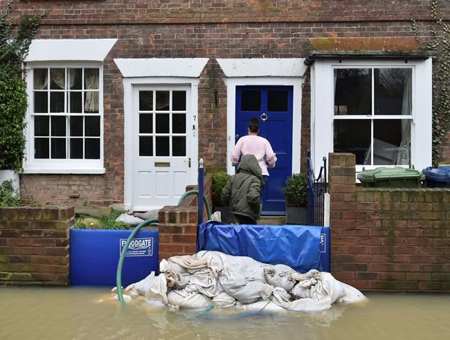 Flood-hit communities in England, Wales brace for more rain | iNFOnews.ca CP1840270127