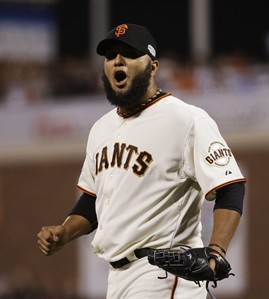 Panda-monium: Sandoval, Pence help Giants rally, beat Royals 11-4 to tie World Series at 2-all | iNFOnews.ca