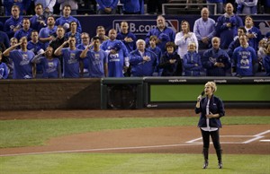 Another anthem stumble at World Series: Opera star sings fine, but trips walking off field | iNFOnews.ca CP30486387