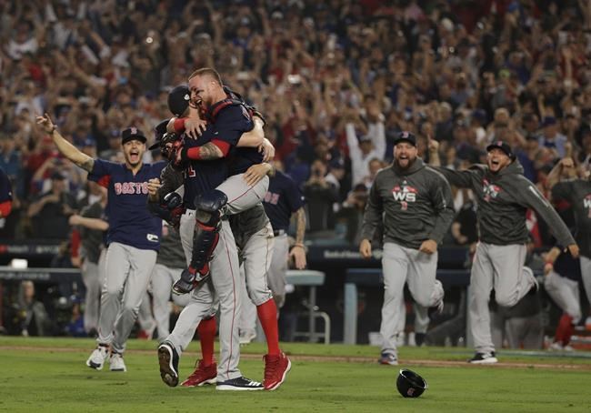 World Series ratings sharply down from last year | iNFOnews.ca CP75968258