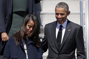 First lady: Secret Service taught Malia how to drive, wouldn't let her in car with daughter | iNFOnews.ca CP32609708