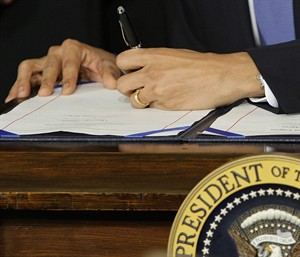 DIGITS: How support for the health care law can hit a new high and a new low in 1 week | iNFOnews.ca CP27832715