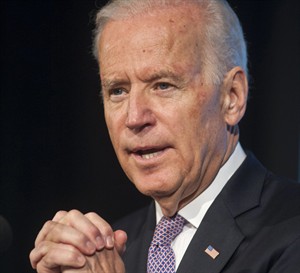 VP Biden can't attend high school student's prom, but sends card and handpicked corsage | iNFOnews.ca CP28425195