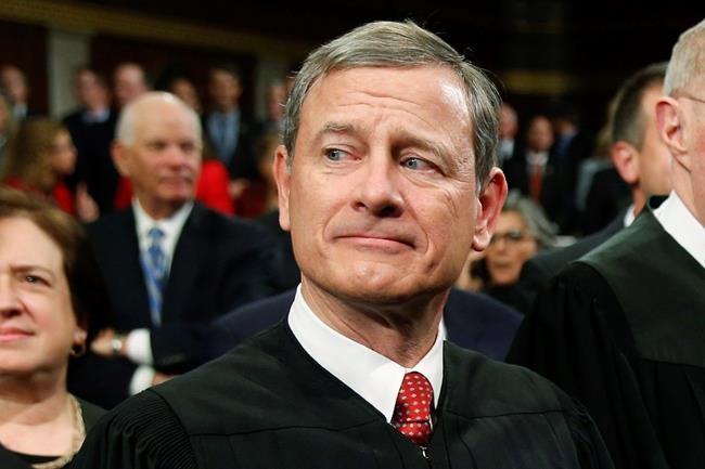 Sans gavel, Roberts is among 4 justices at Trump speech | iNFOnews.ca