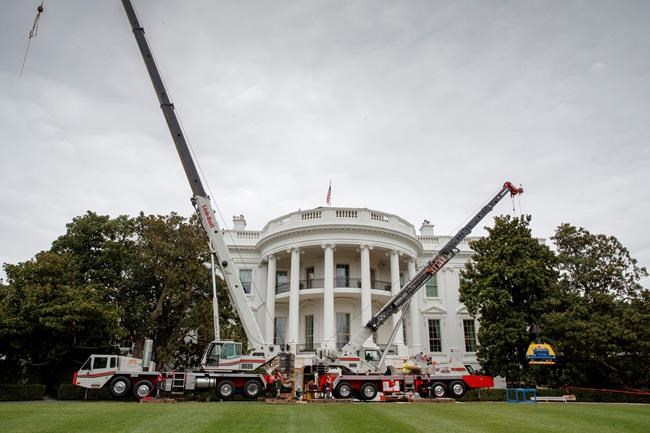 Trump works a day in Washington amid White House renovations | iNFOnews.ca