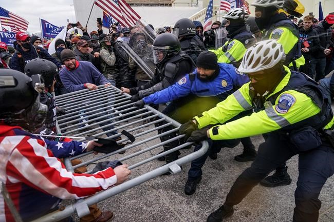Man charged in US Capitol riot worked for FBI, lawyer says | iNFOnews.ca