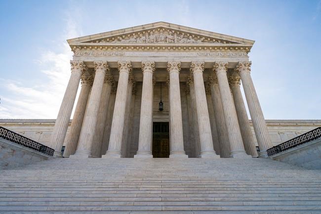 Supreme Court allows enforcement of new green card rule | iNFOnews.ca