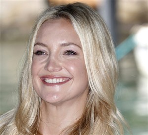Actress Kate Hudson talks taking risks, championing peers with teen girls | iNFOnews.ca CP22726416
