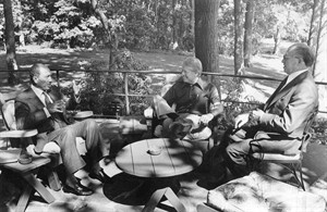 President Jimmy Carter helps open new play 'Camp David' retracing peace accord of 1978 | iNFOnews.ca CP27864082