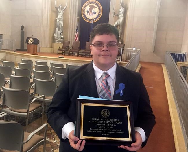 Justice Dept. group honours transgender teen in bathroom case | iNFOnews.ca