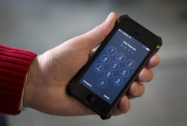 US rebuts Apple claim on password reset in iPhone case | iNFOnews.ca CP36693822