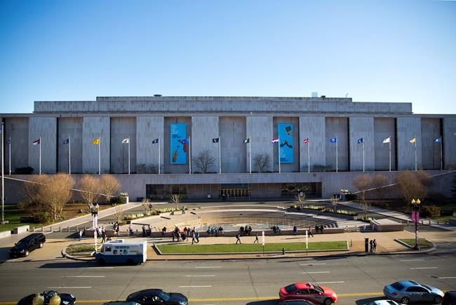 Smithsonian closing museums and zoo again amid virus spike | iNFOnews.ca CP315324960