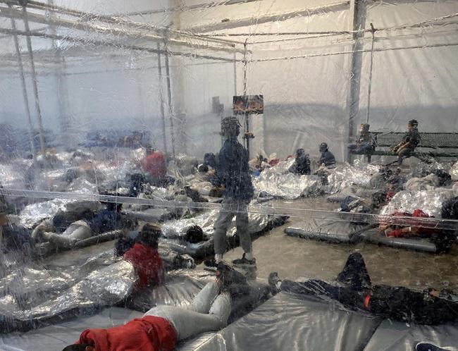 Photos of migrant detention highlight Biden's border secrecy | iNFOnews.ca Photos of migrant detention highlight Biden's border secrecy | iNFOnews.ca