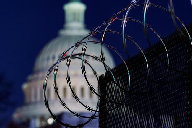 AP source: Police suggest keeping Capitol fence for months | iNFOnews.ca