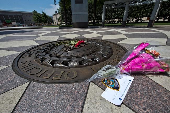 Shootings drive up number of police killed in line of duty | iNFOnews.ca Shootings drive up number of police killed in line of duty | iNFOnews.ca