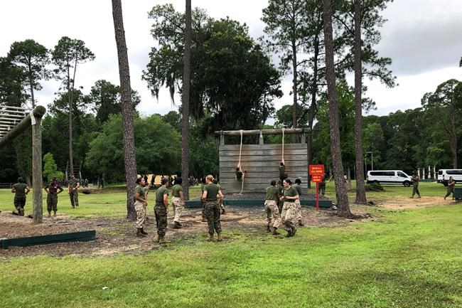South Carolina governor promises to keep Parris Island open | iNFOnews.ca CP922902768