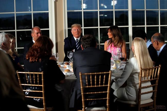 Trump, at golf club, intent on projecting he's hard at work | iNFOnews.ca
