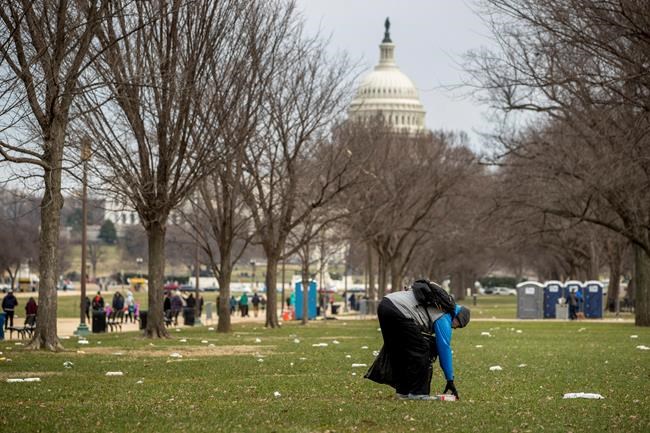 Desperate parents and discount marijuana: DC in a shutdown | iNFOnews.ca