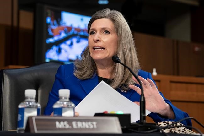 Barrett bats away tough Democratic confirmation probing | iNFOnews.ca