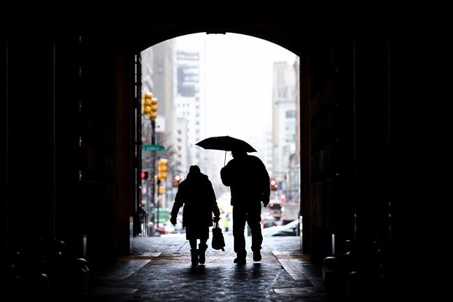 Poll: 1 in 4 don't plan to retire despite realities of aging | iNFOnews.ca