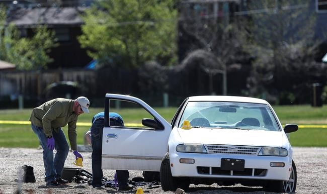 Wyoming shooting leaves man dead and officer injured | iNFOnews.ca