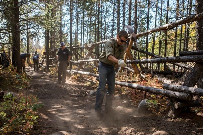 Grand Teton park-goers lend a hand to public lands | iNFOnews.ca
