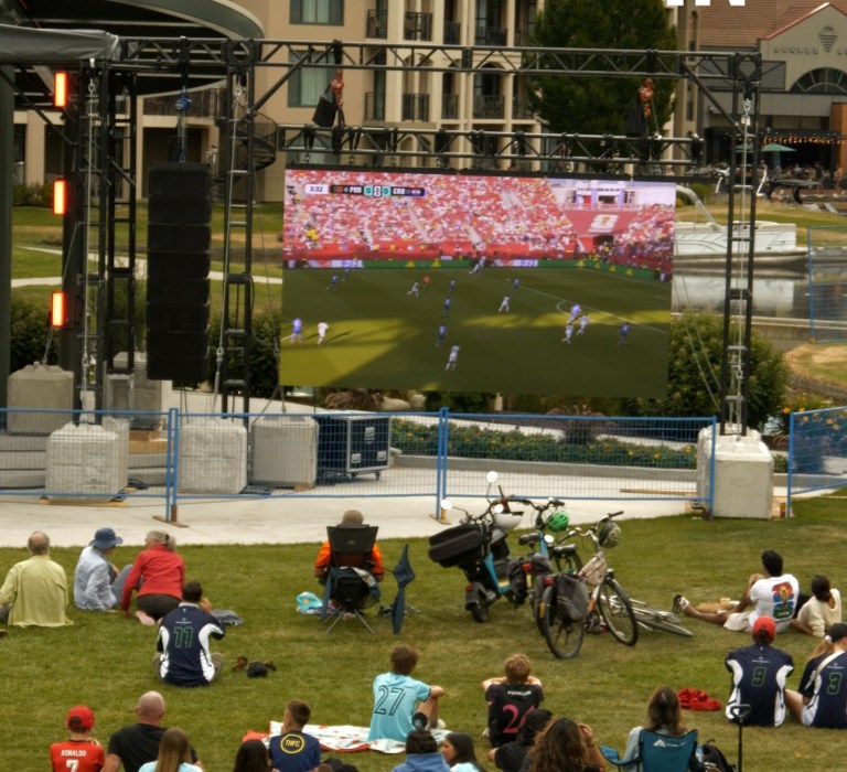 iNvideo: Kelowna gathers for Portugal versus Croatia watch party | iNFOnews.ca