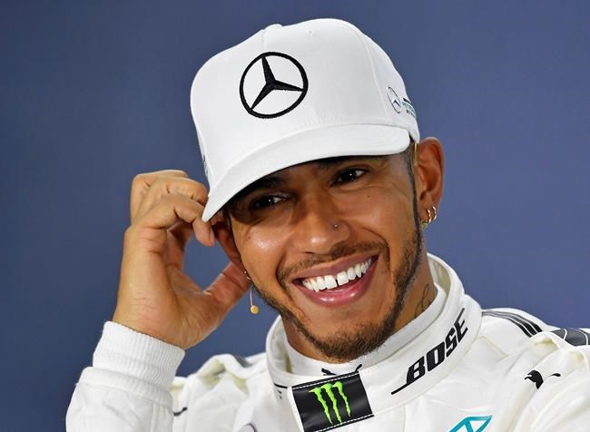 Lewis Hamilton takes pole in record pace at F1 Australian GP | iNFOnews.ca