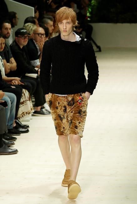 Prada takes inspiration from graphic novels for Milan show | iNFOnews.ca Prada takes inspiration from graphic novels for Milan show | iNFOnews.ca