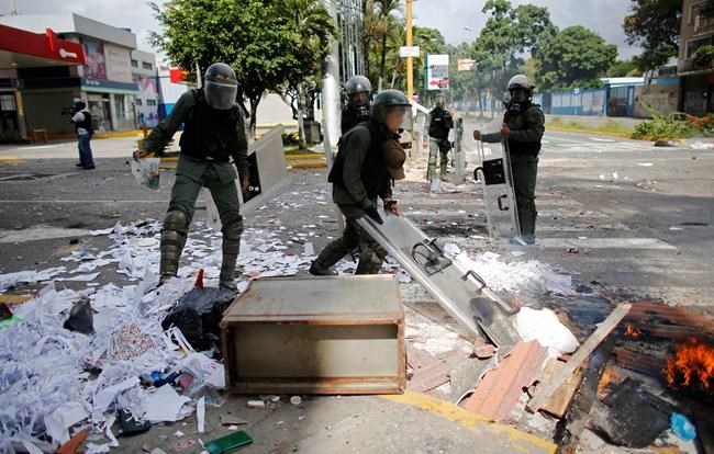 Venezuela strike erupts into violence leaving 2 dead | iNFOnews.ca