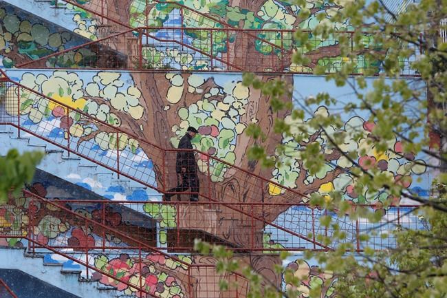 Europe struggles with unseasonable weather, cold and hot | iNFOnews.ca CP242121960