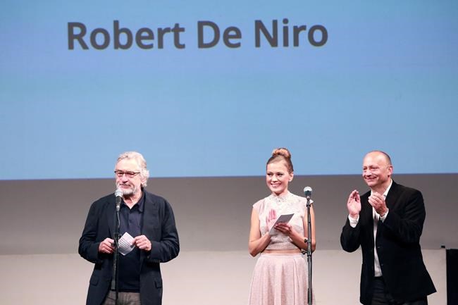 Robert De Niro compares Trump with "Taxi Driver" character | iNFOnews.ca