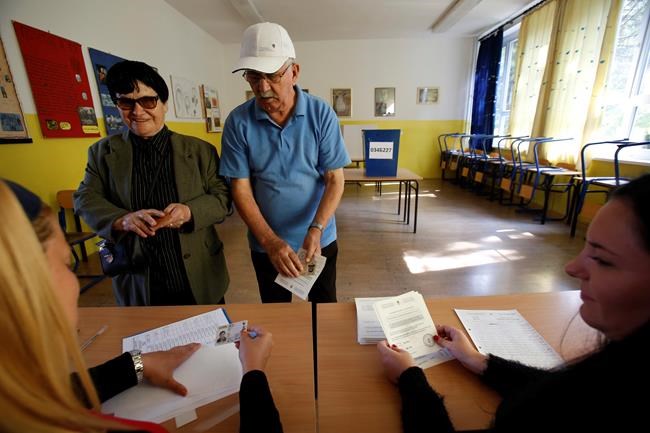 Bosnian Serbs vote in referendum banned by top court | iNFOnews.ca